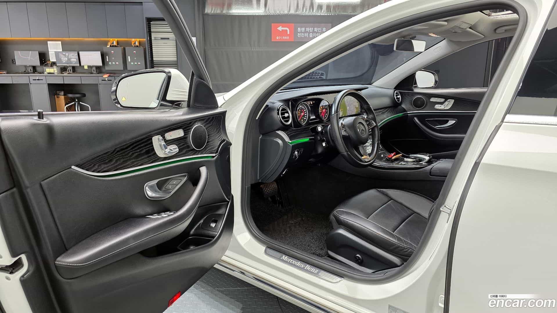 E-Class Mercedes-Benz 2017.6-INNER-010