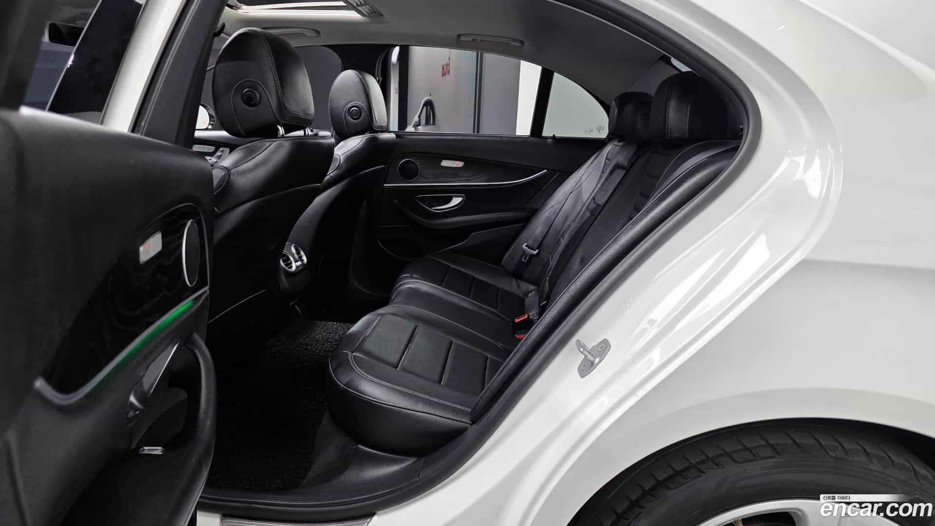 E-Class Mercedes-Benz 2017.6-OPTION-016