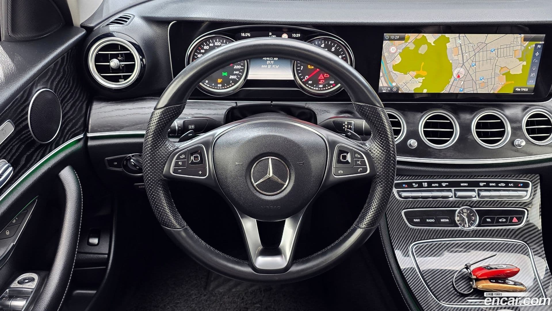 Main__Slider__Photo:E-Class Mercedes-Benz 2017.6-13