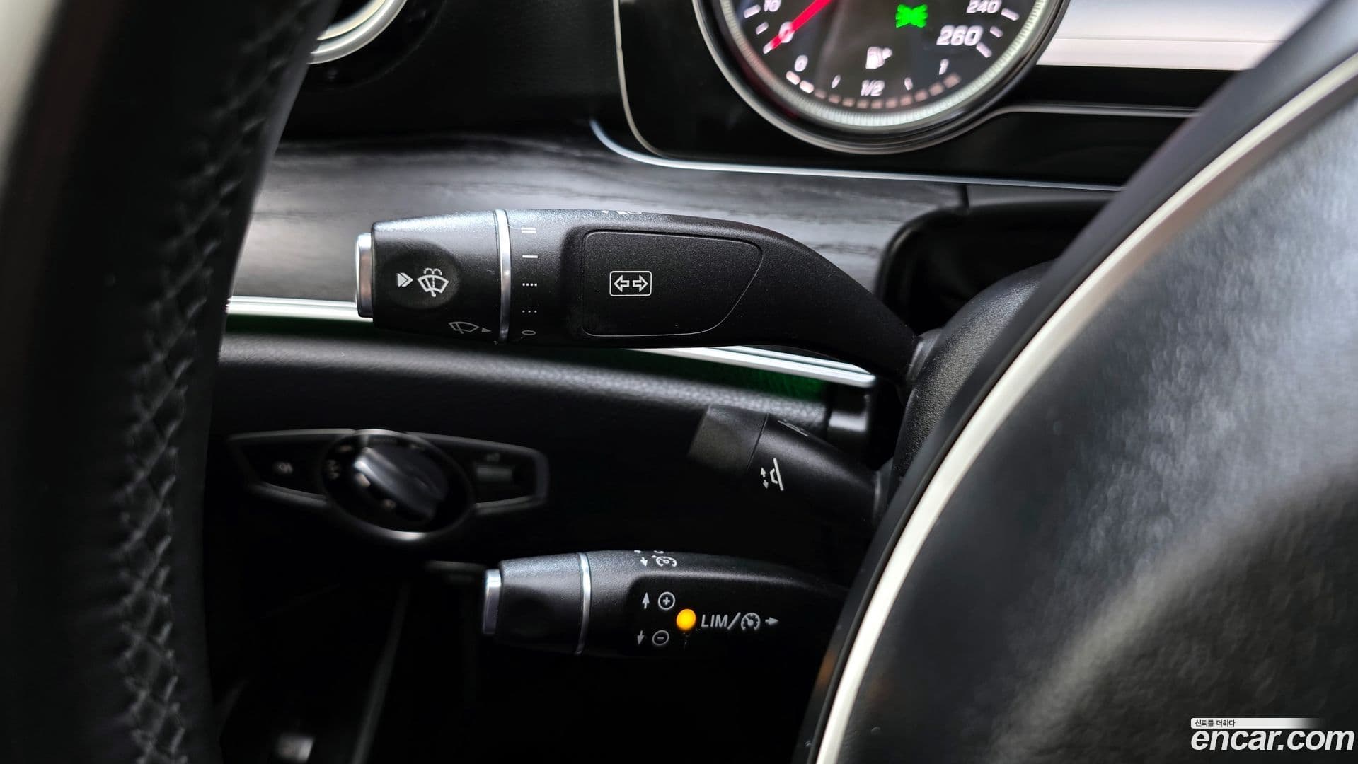 Main__Slider__Photo:E-Class Mercedes-Benz 2017.6-16