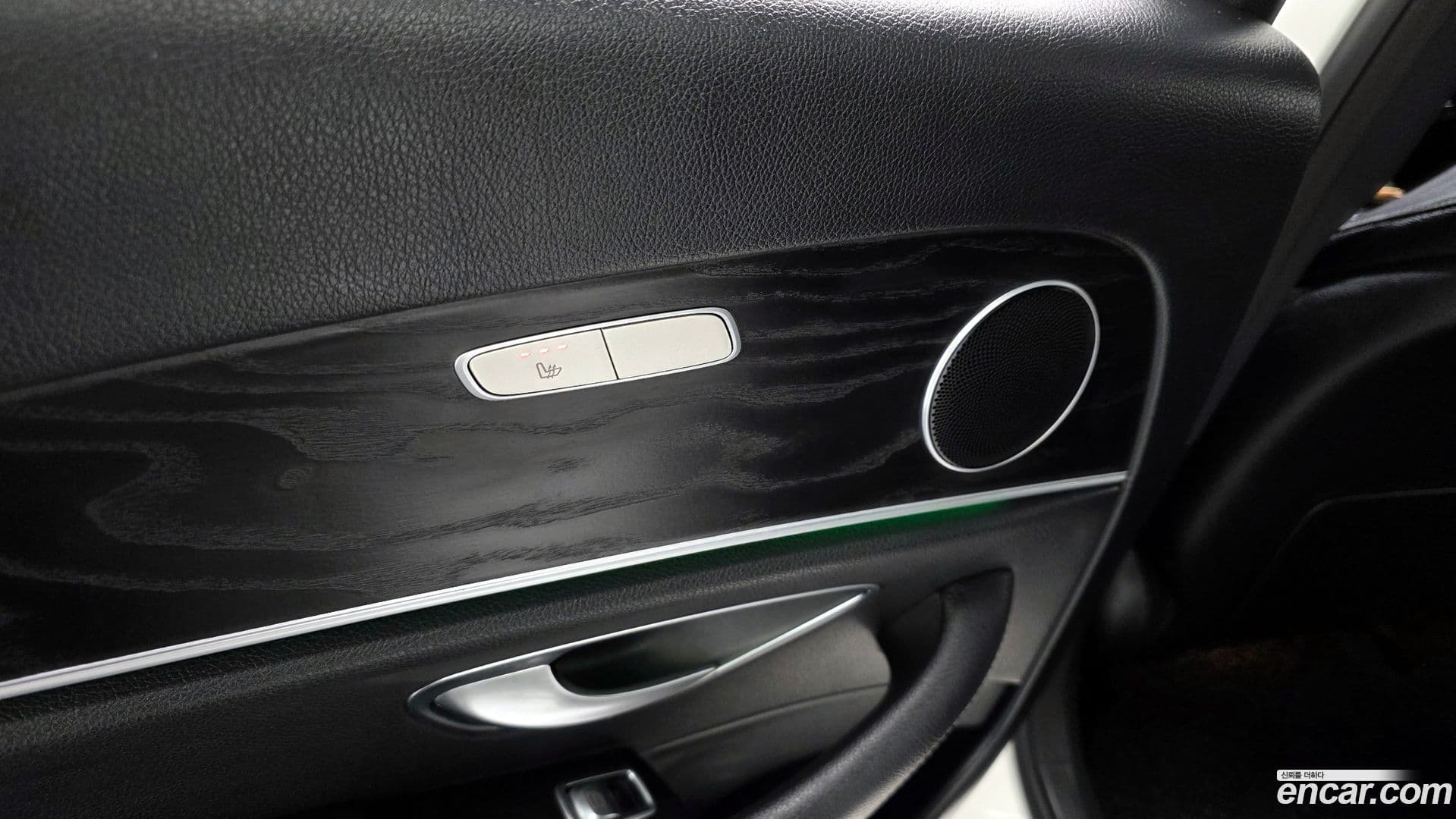 Main__Slider__Photo:E-Class Mercedes-Benz 2017.6-18