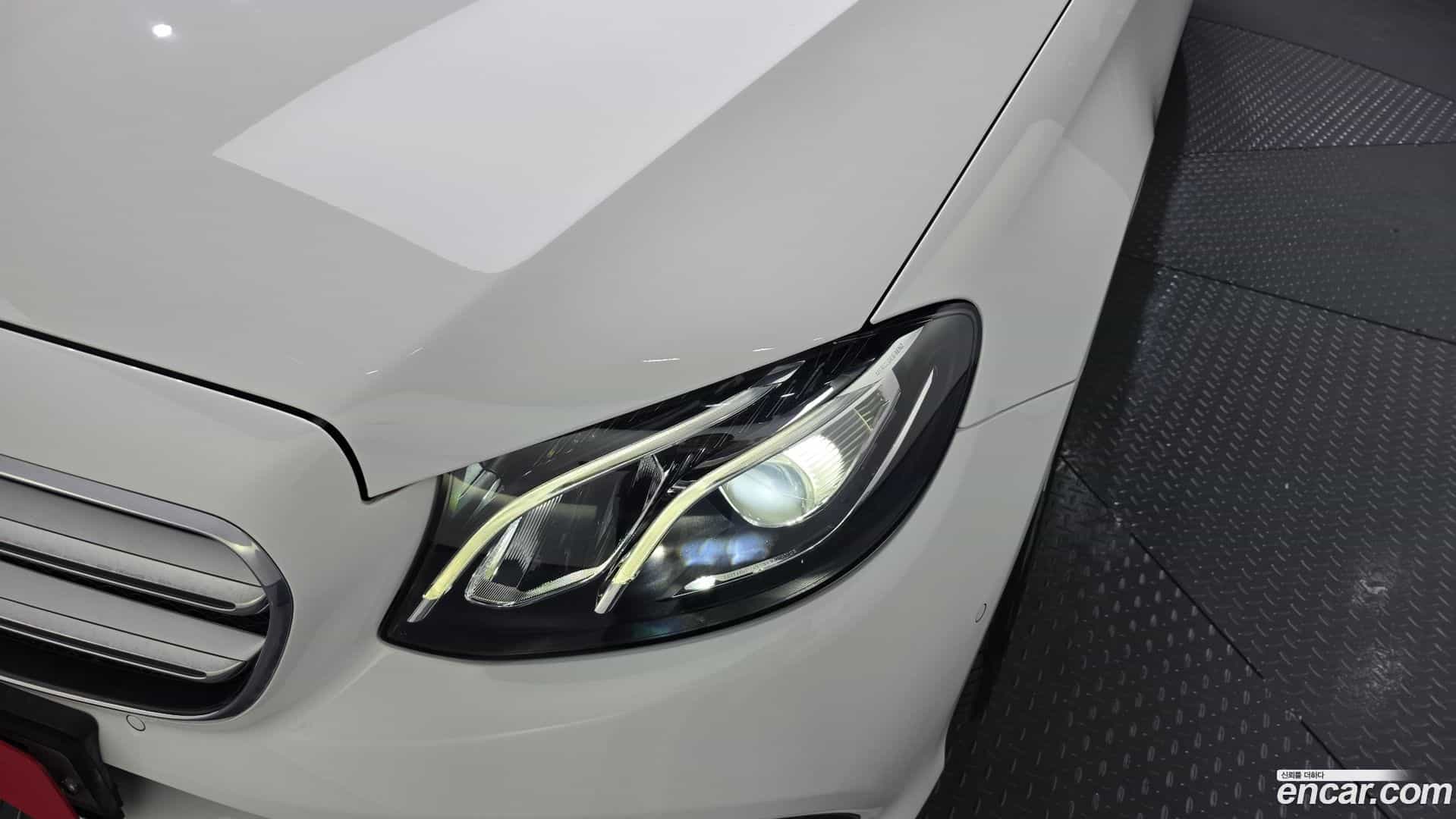 E-Class Mercedes-Benz 2017.6-OUTER-032