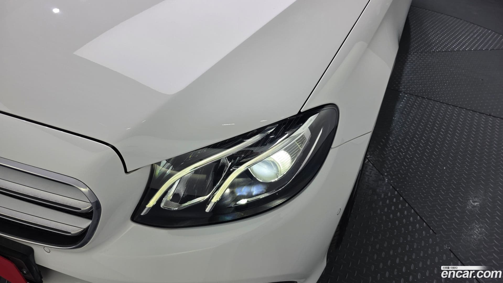 Main__Slider__Photo:E-Class Mercedes-Benz 2017.6-22