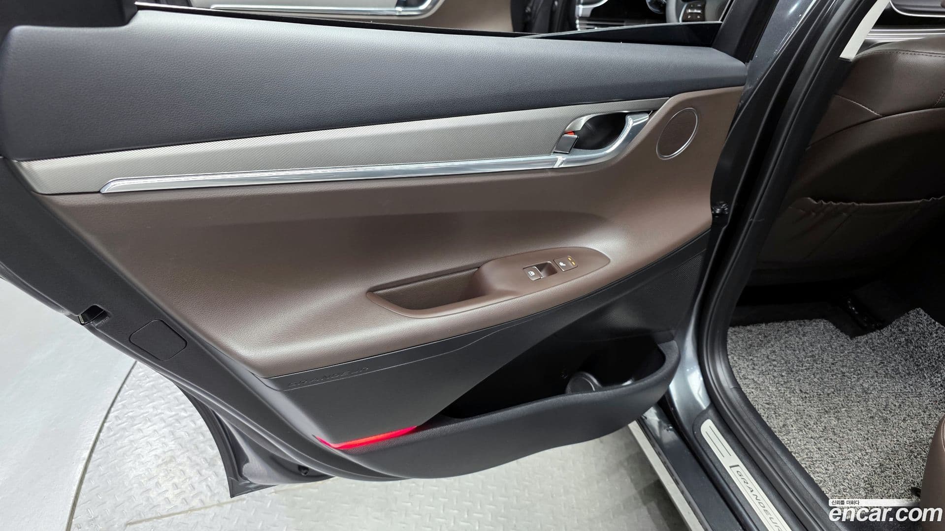 Main__Slider__Photo:Grandeur Hyundai 2022.0-24