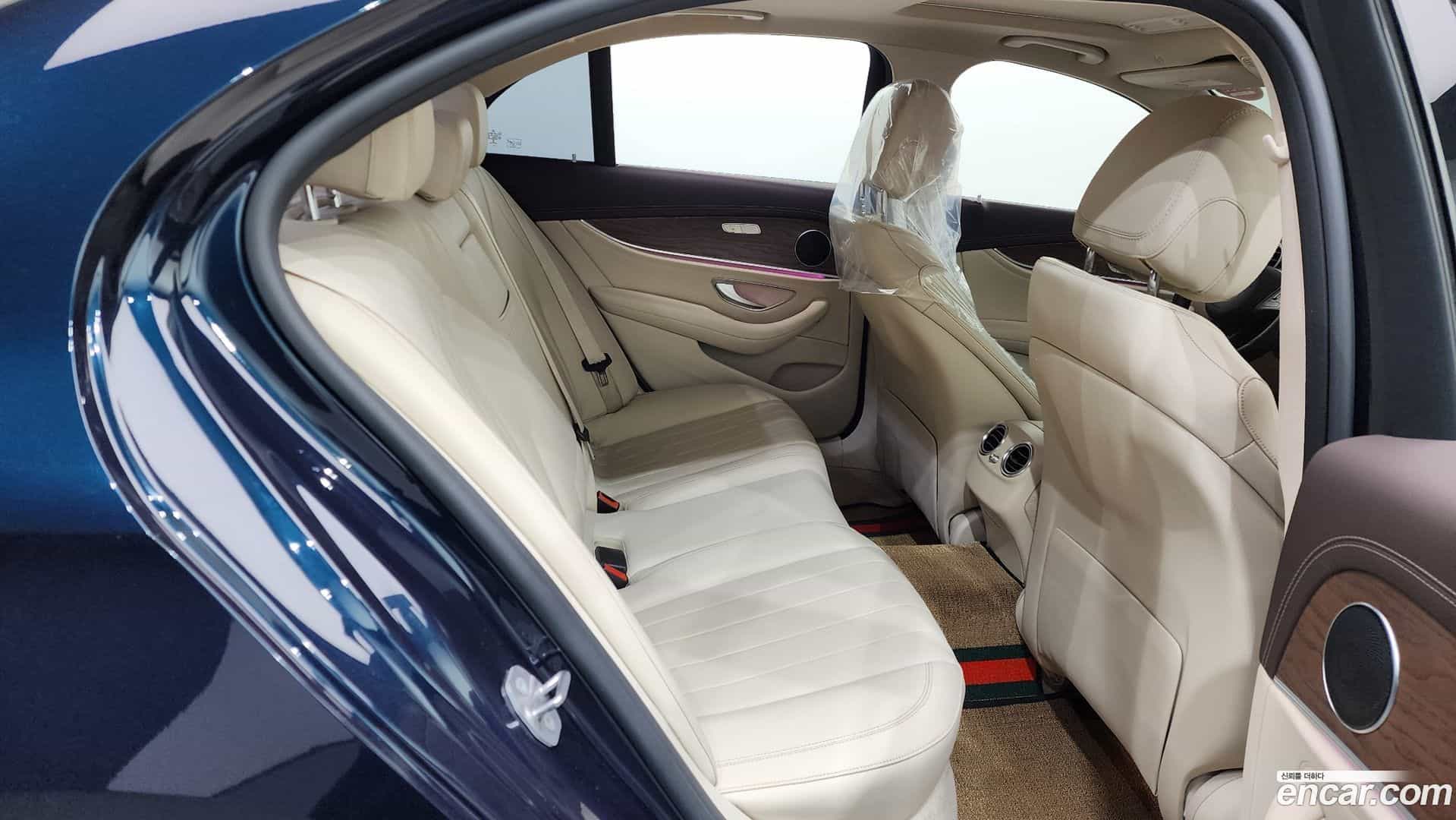 E-Class Mercedes-Benz 2016.8-OPTION-015