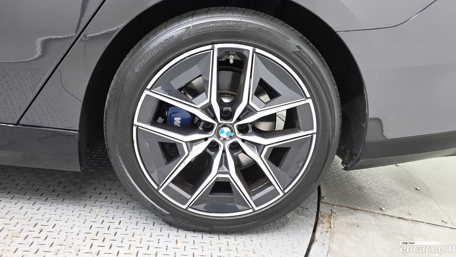5-Series BMW 2023.9-OUTER-031