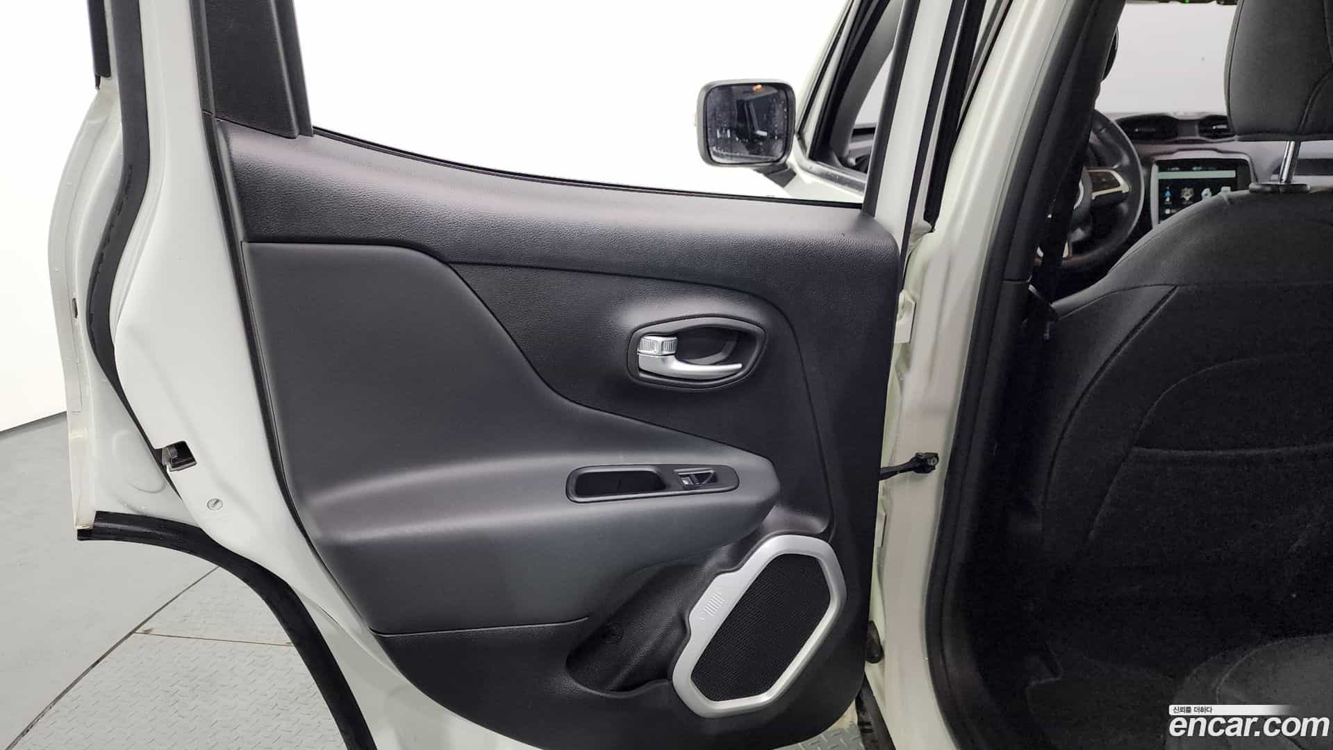 Renegade Jeep 2018.8-INNER-035