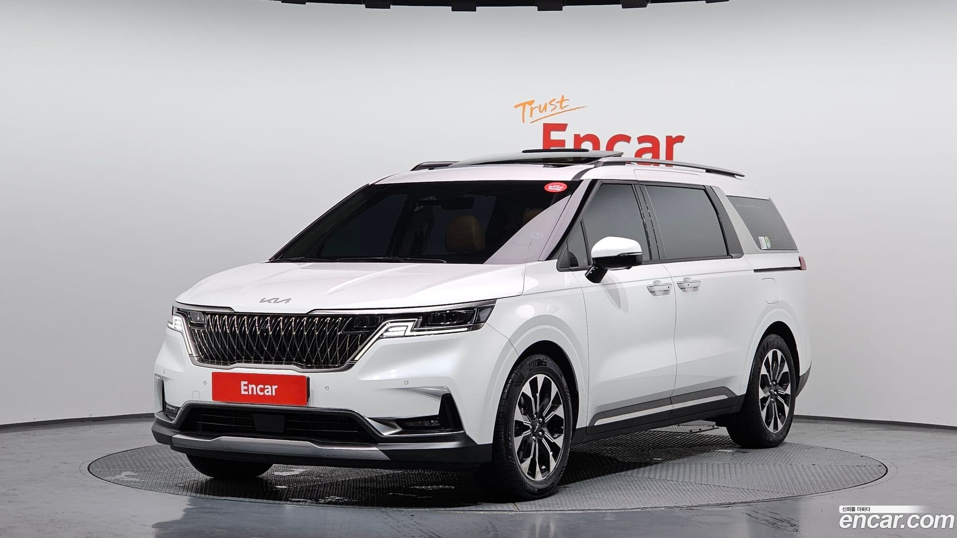 Main__Slider__Photo:Canival Kia 2023.9-0