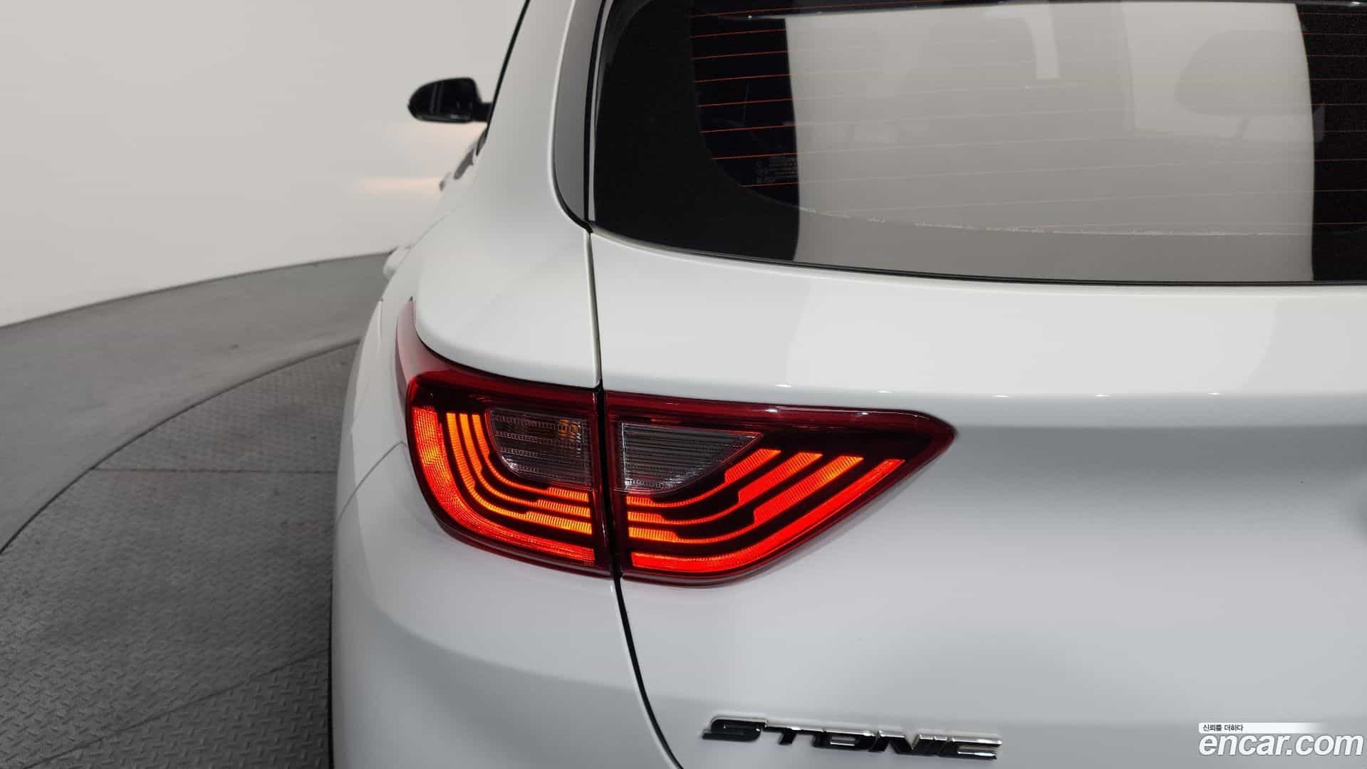 Stonic Kia 2018.8-OUTER-033