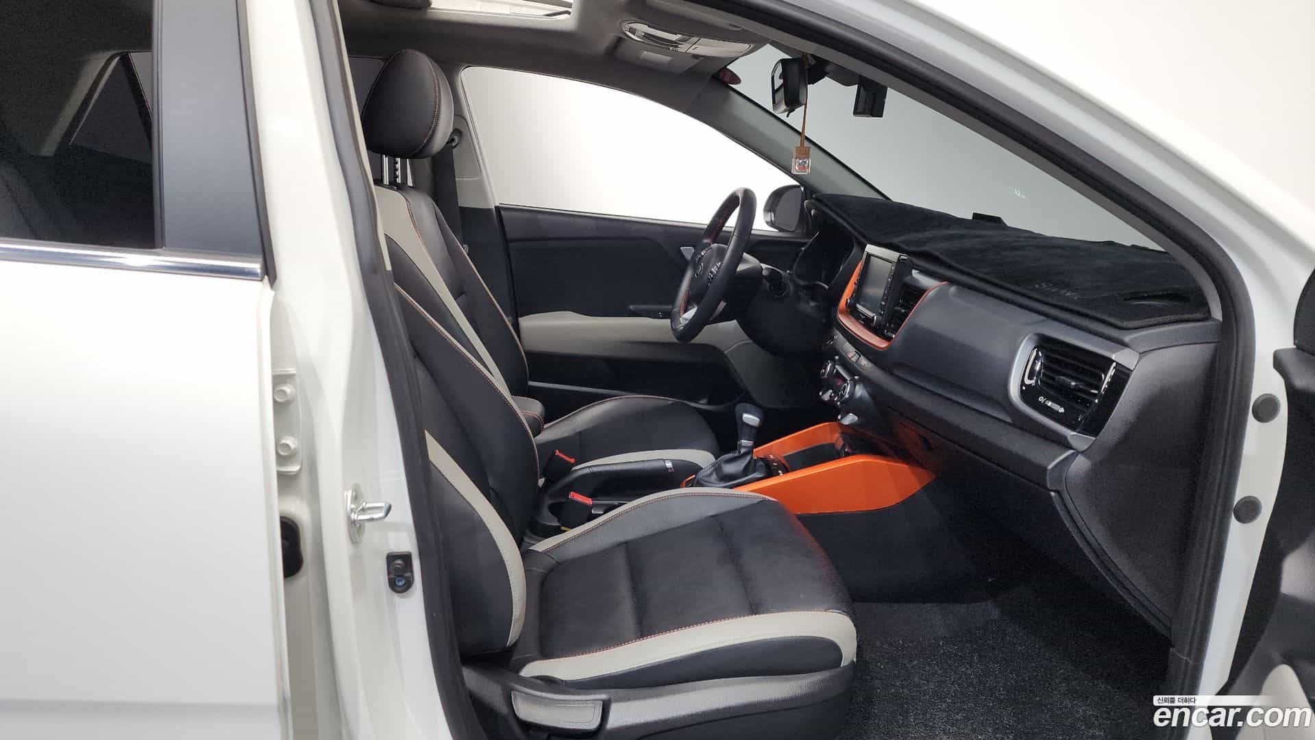 Stonic Kia 2018.8-INNER-036