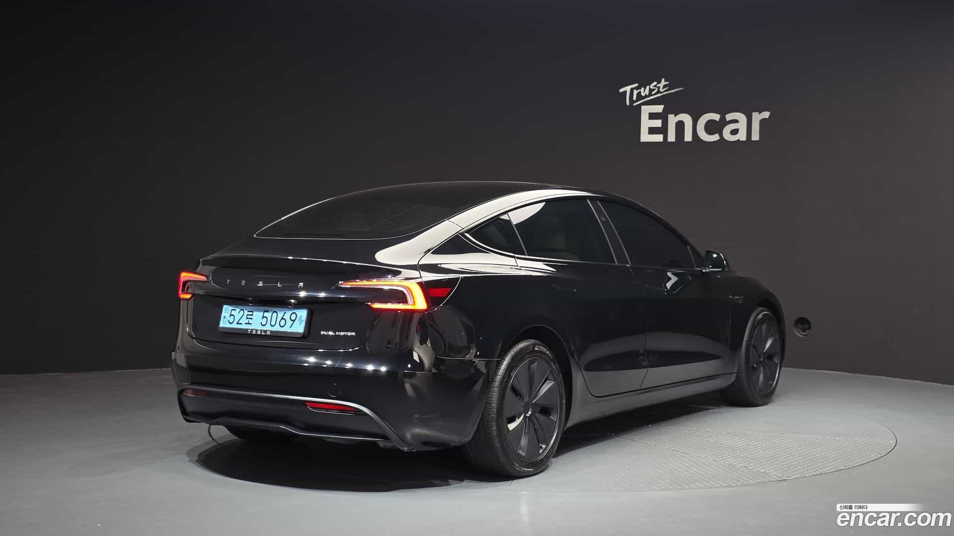 Model 3 Tesla 2024.6-OUTER-002