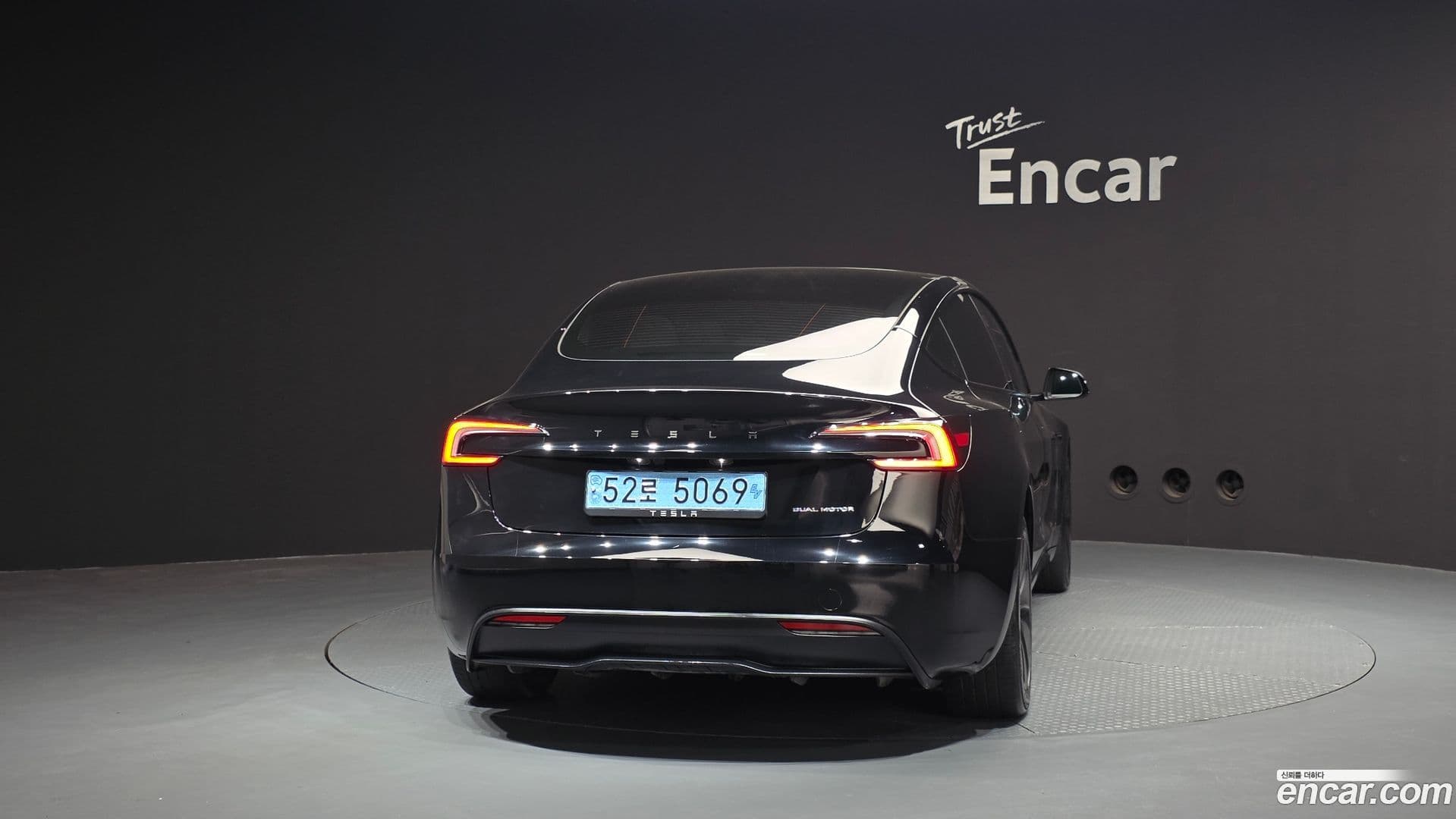 Main__Slider__Photo:Model 3 Tesla 2024.6-3