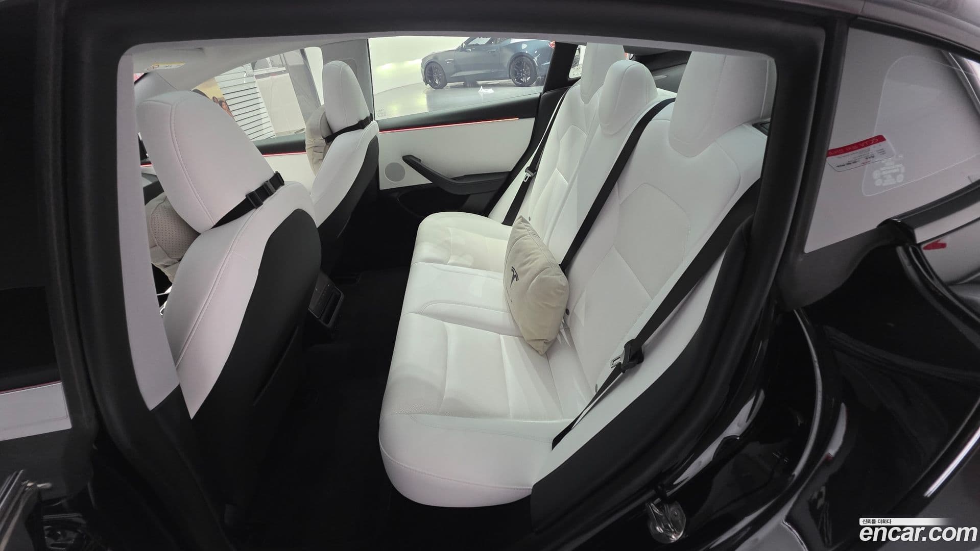 Main__Slider__Photo:Model 3 Tesla 2024.6-12