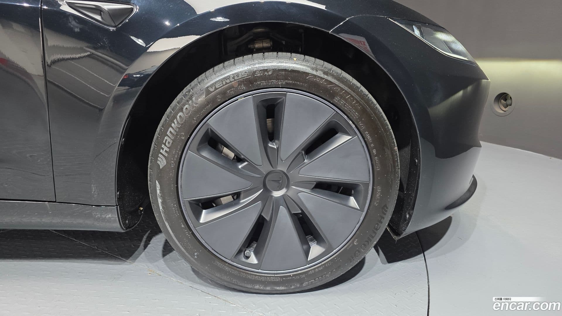 Main__Slider__Photo:Model 3 Tesla 2024.6-20