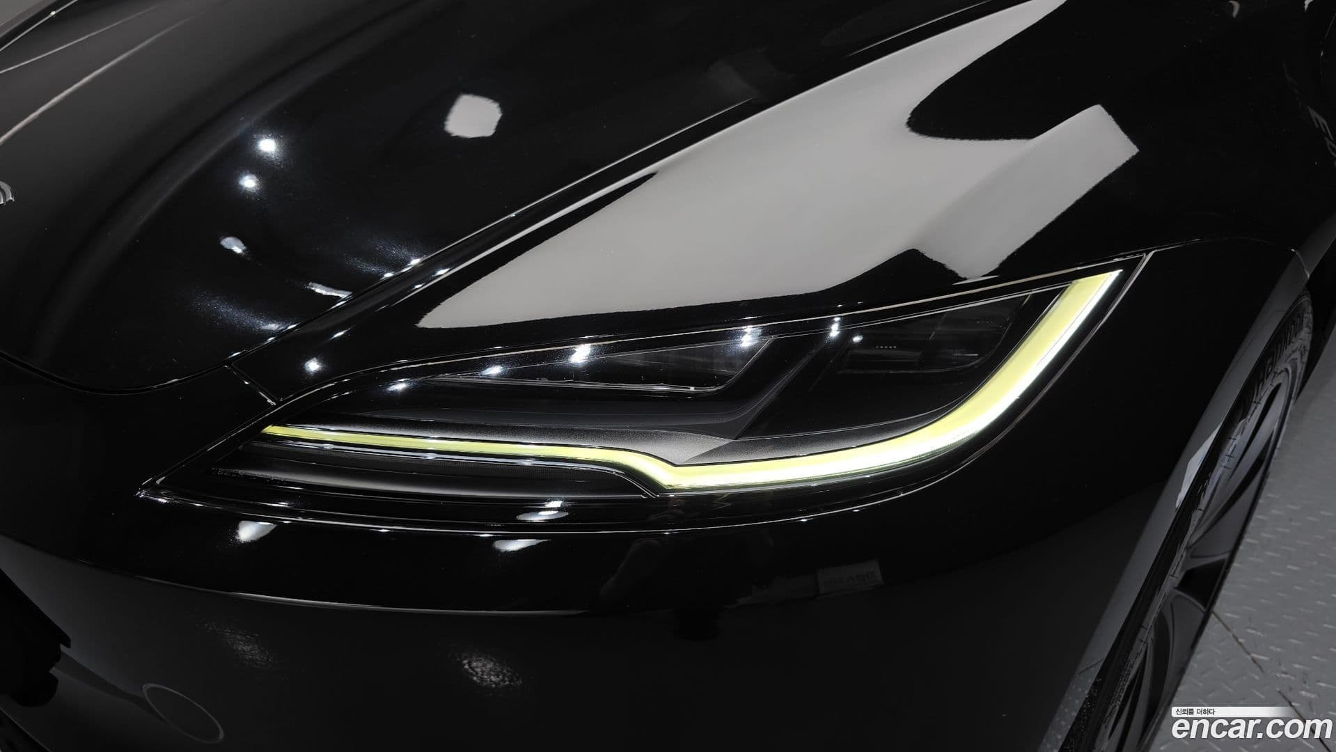 Main__Slider__Photo:Model 3 Tesla 2024.6-21