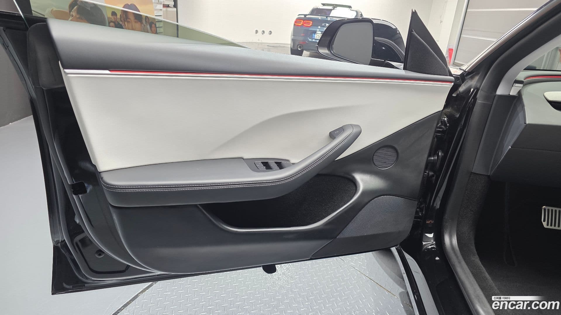 Main__Slider__Photo:Model 3 Tesla 2024.6-23