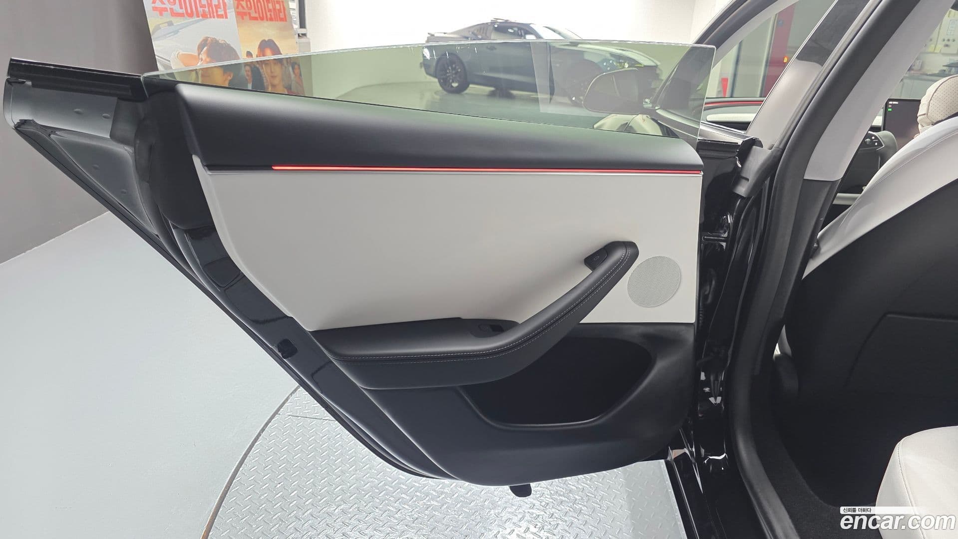 Main__Slider__Photo:Model 3 Tesla 2024.6-24