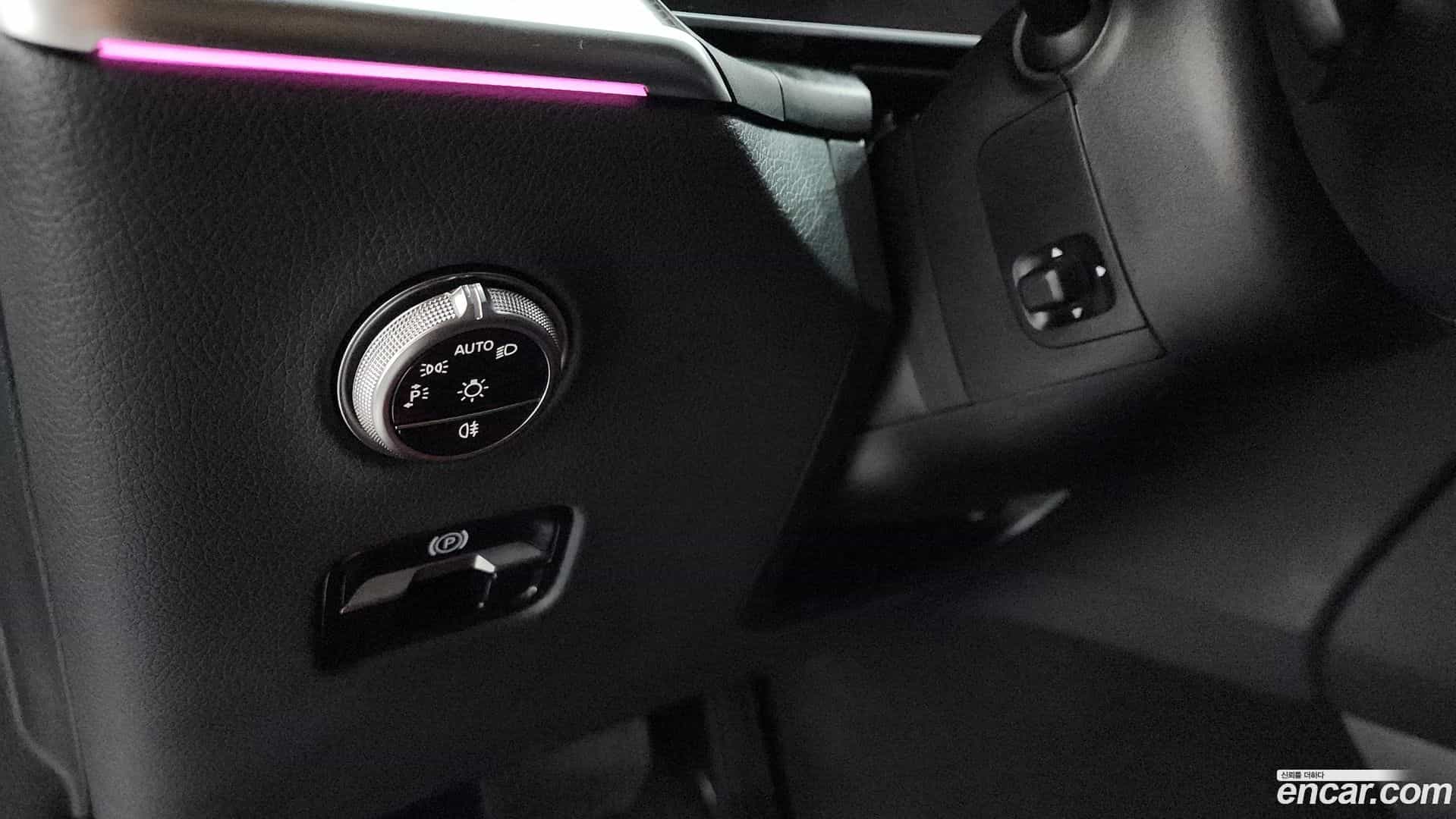 GLC-Class Mercedes-Benz 2024.11-OPTION-041
