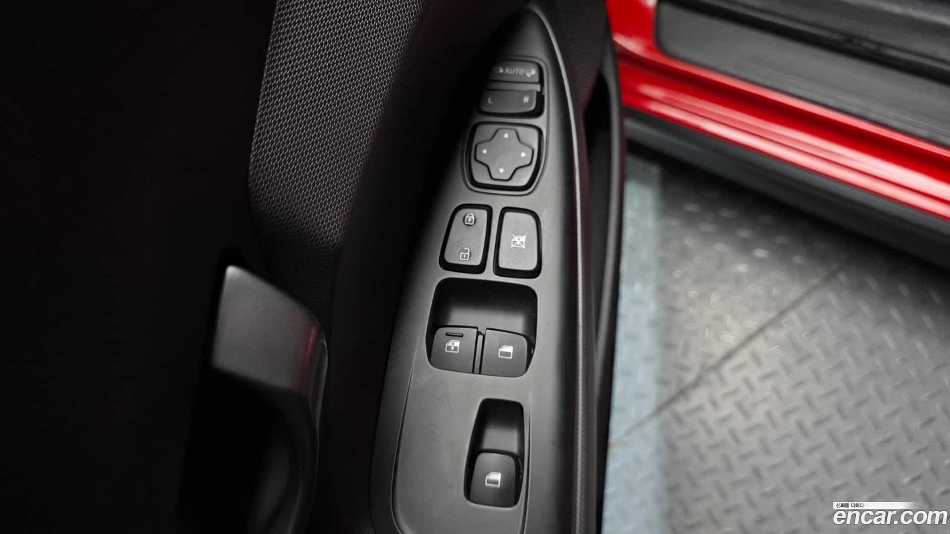 Veloster Hyundai 2018.6-OPTION-018