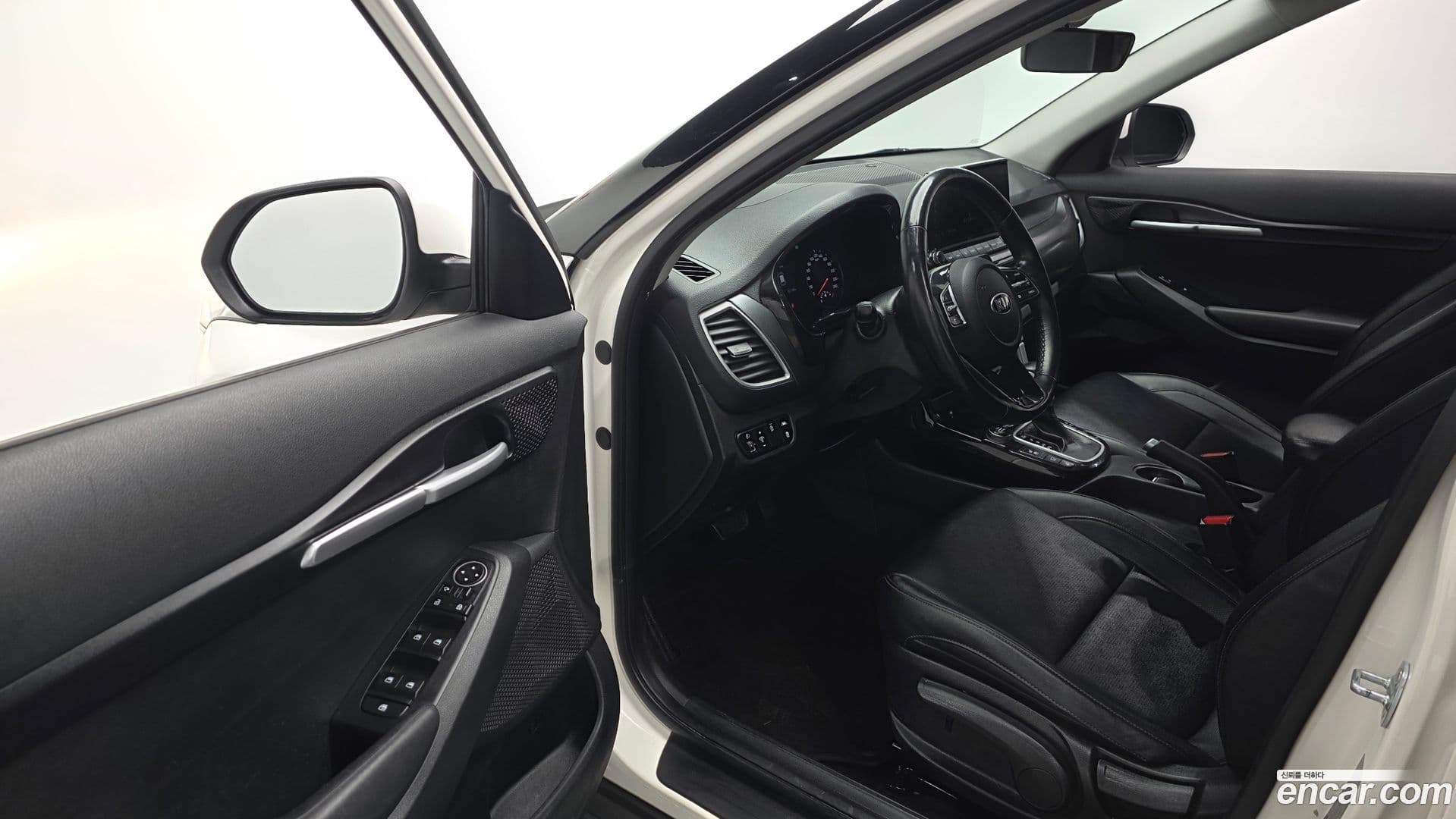 Main__Slider__Photo:Seltos Kia 2020.7-9