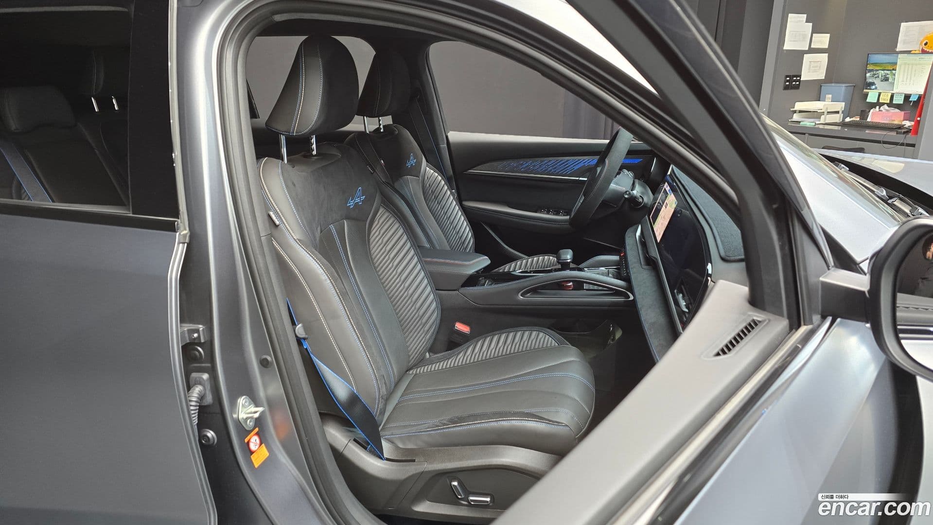 Main__Slider__Photo:Grand Koleos Renault Korea 2024.10-11