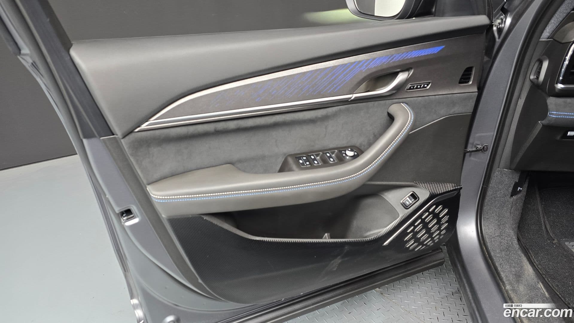 Main__Slider__Photo:Grand Koleos Renault Korea 2024.10-23