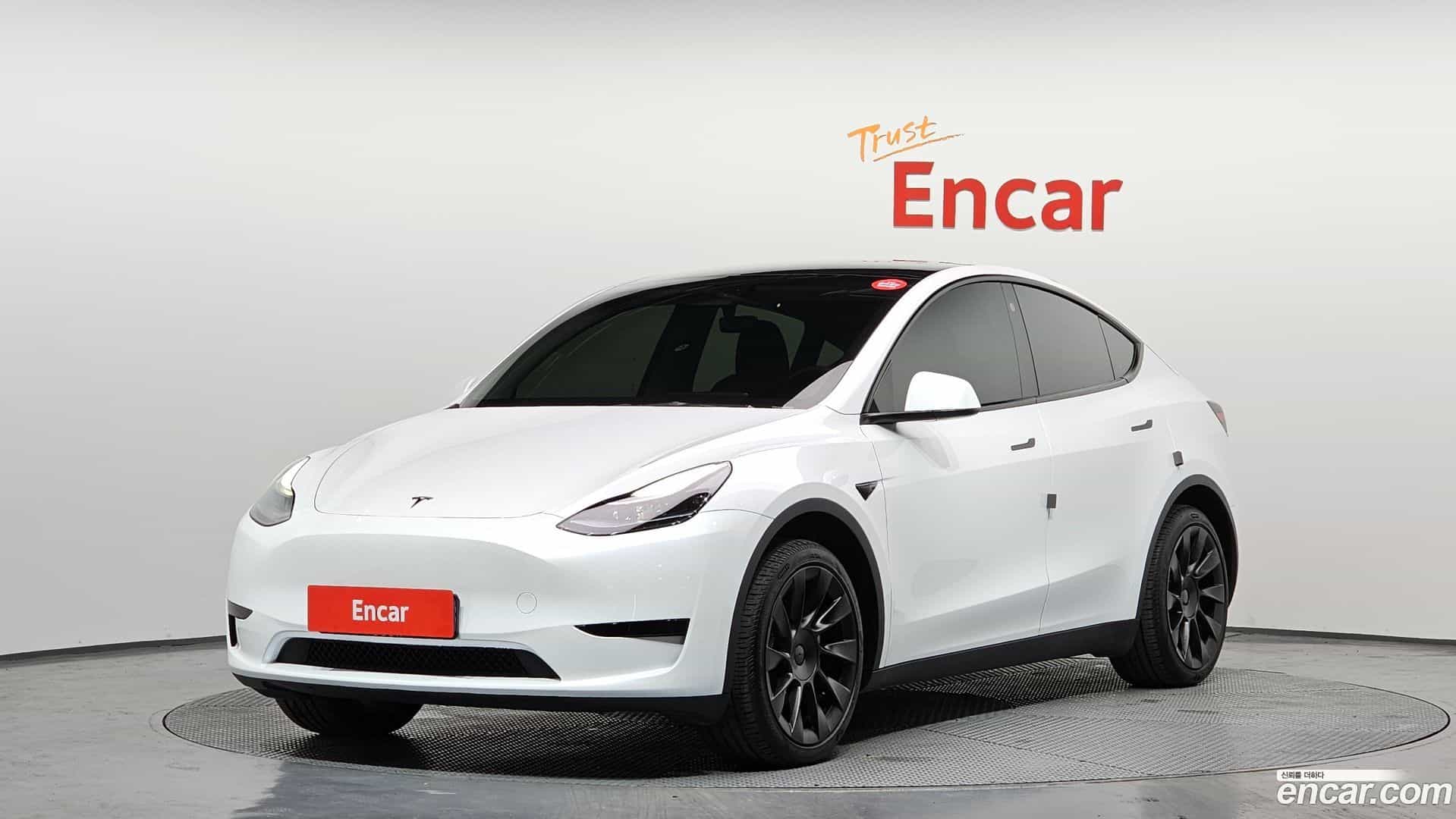 Model Y Tesla 2023.9-OUTER-001