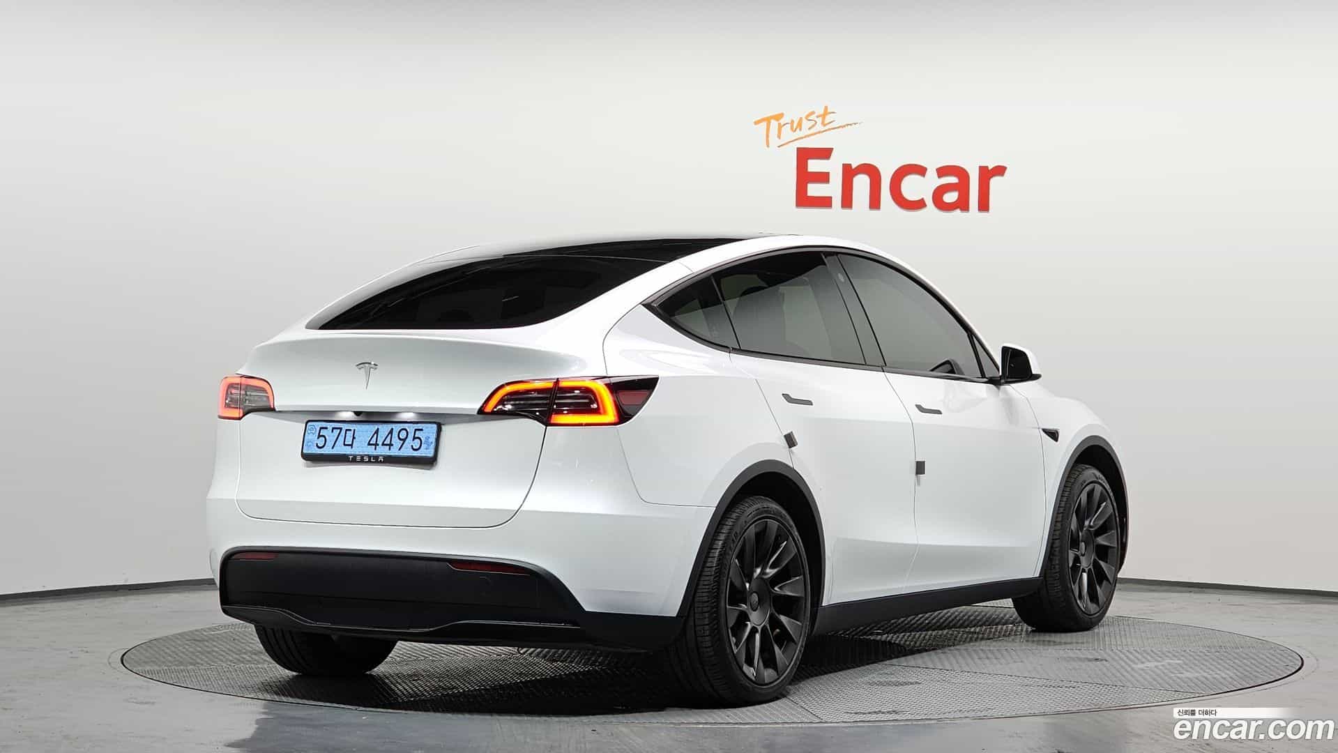 Model Y Tesla 2023.9-OUTER-002