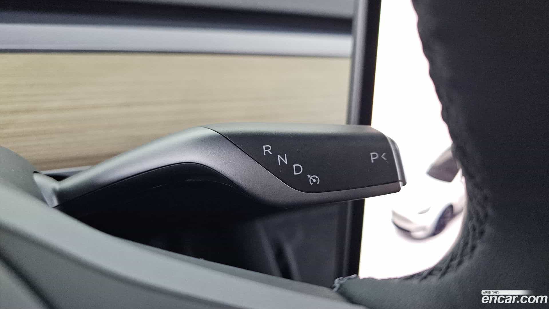 Model Y Tesla 2023.9-INNER-009