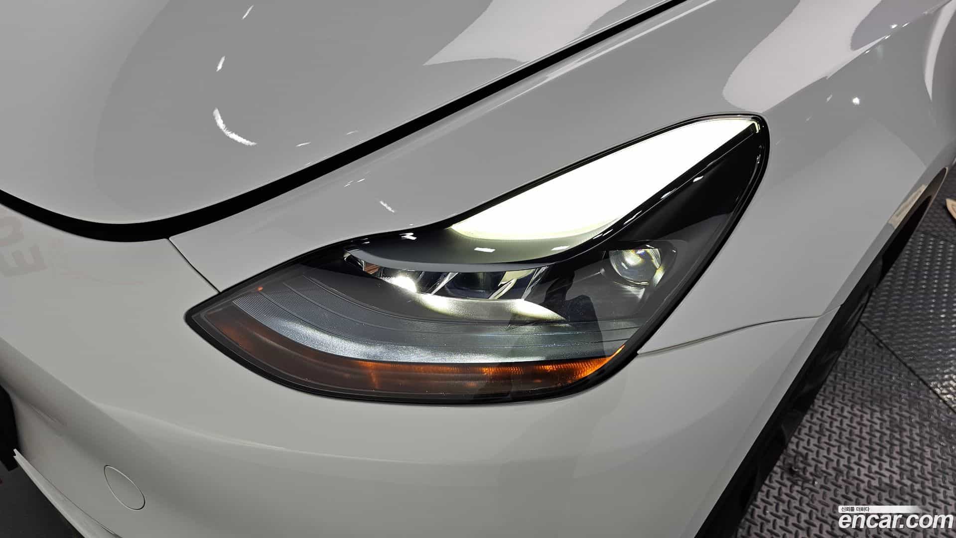 Model Y Tesla 2023.9-OUTER-032