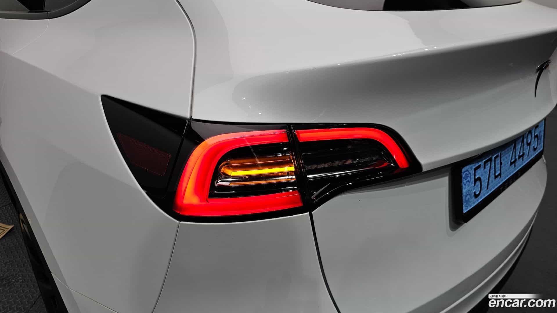 Model Y Tesla 2023.9-OUTER-033