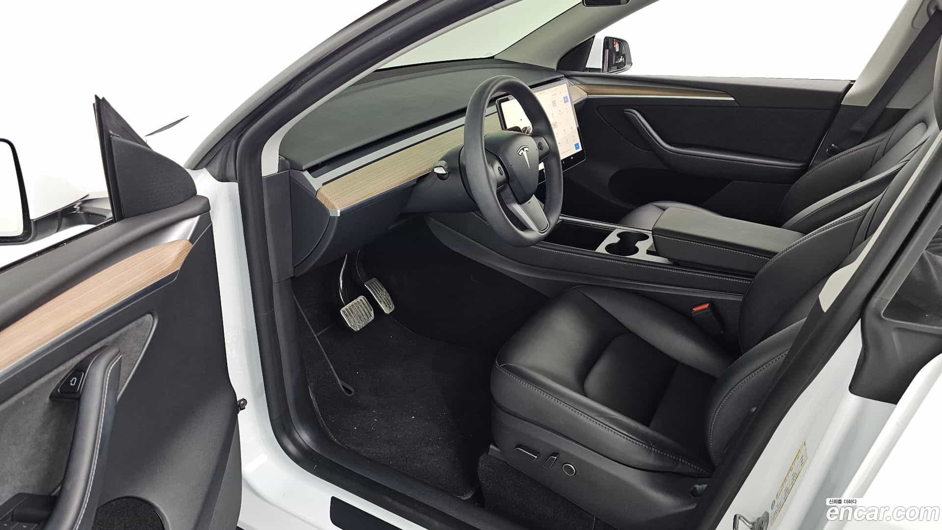 Model Y Tesla 2023.9-INNER-036