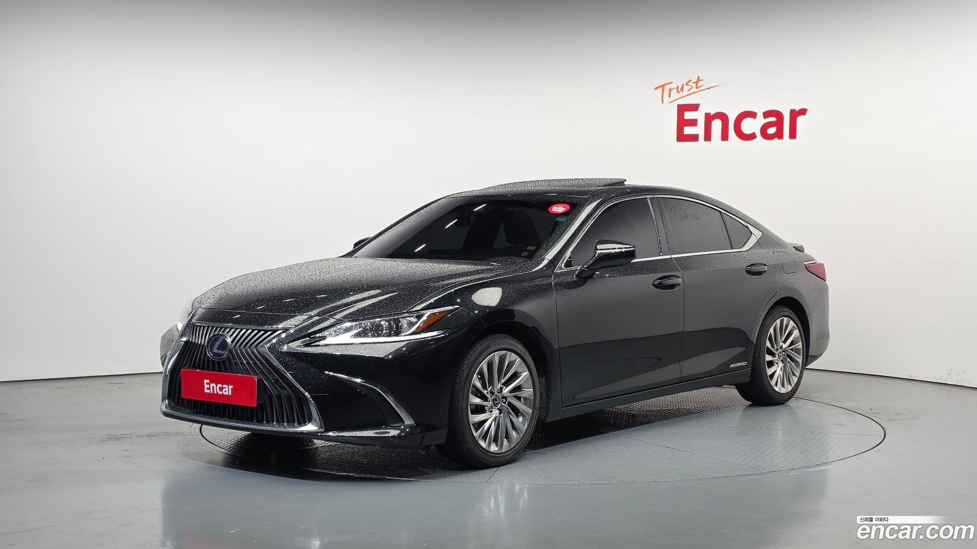 Main__Slider__Photo:ES Lexus 2021.1-0