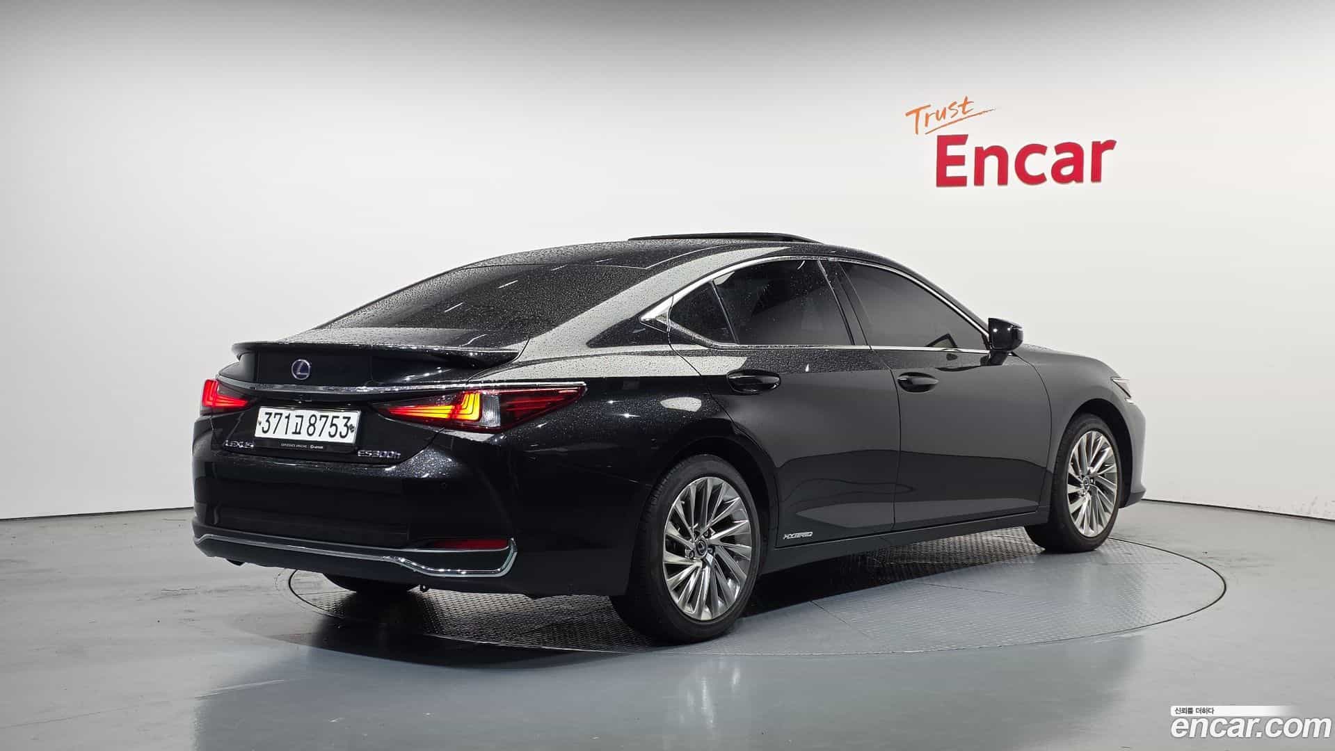 ES Lexus 2021.1-OUTER-002