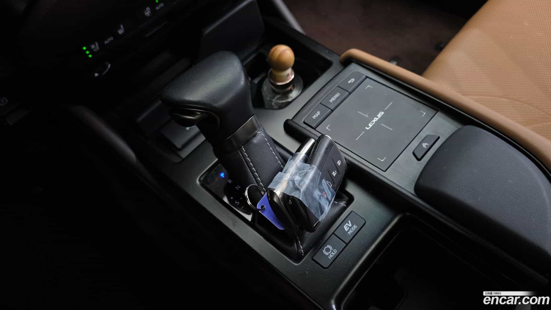 ES Lexus 2021.1-INNER-009