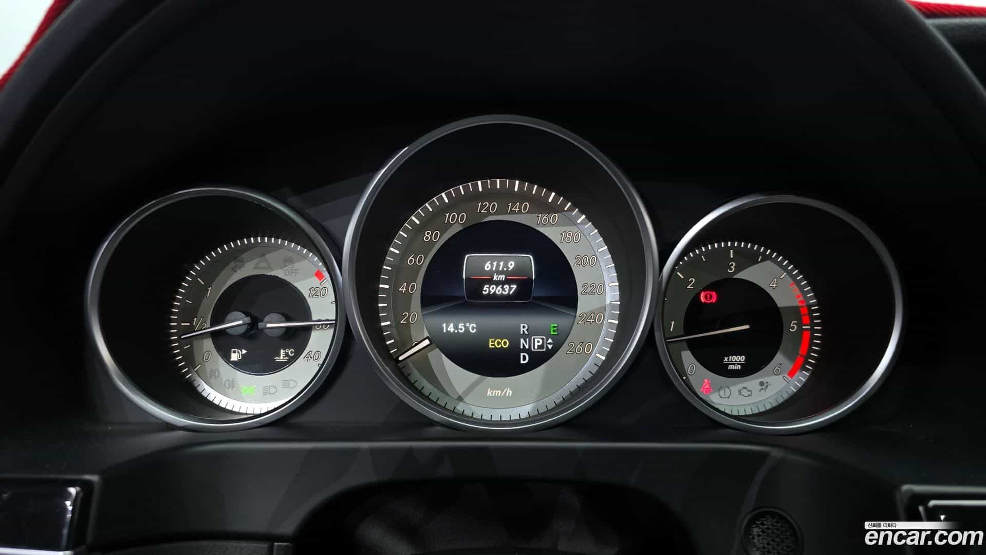 E-Class Mercedes-Benz 2015.6-INNER-008