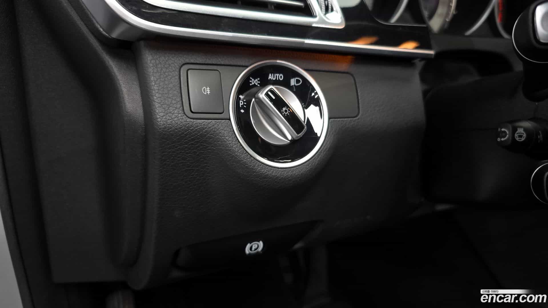 E-Class Mercedes-Benz 2015.6-OPTION-045