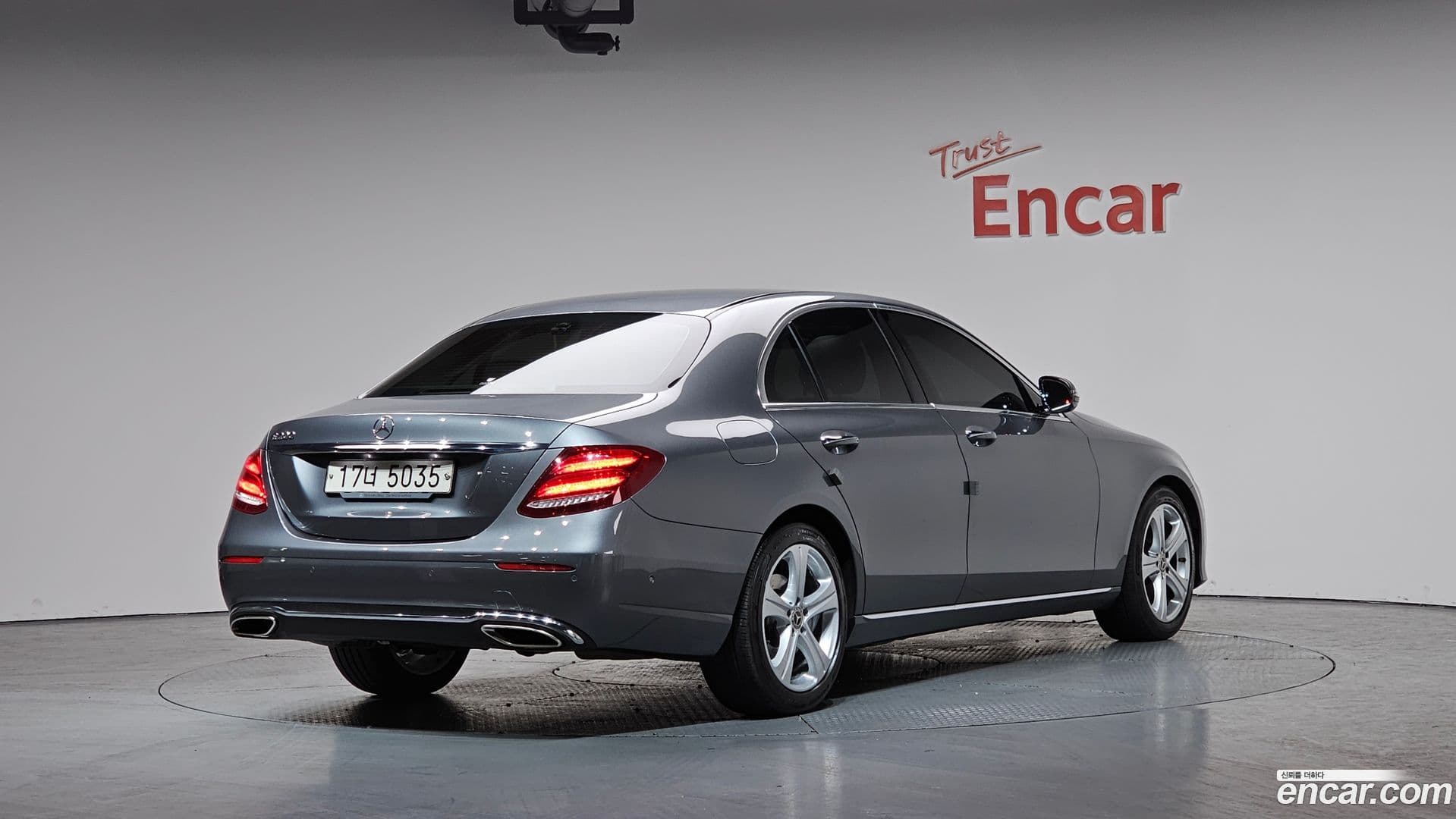 Main__Slider__Photo:E-Class Mercedes-Benz 2018.4-1