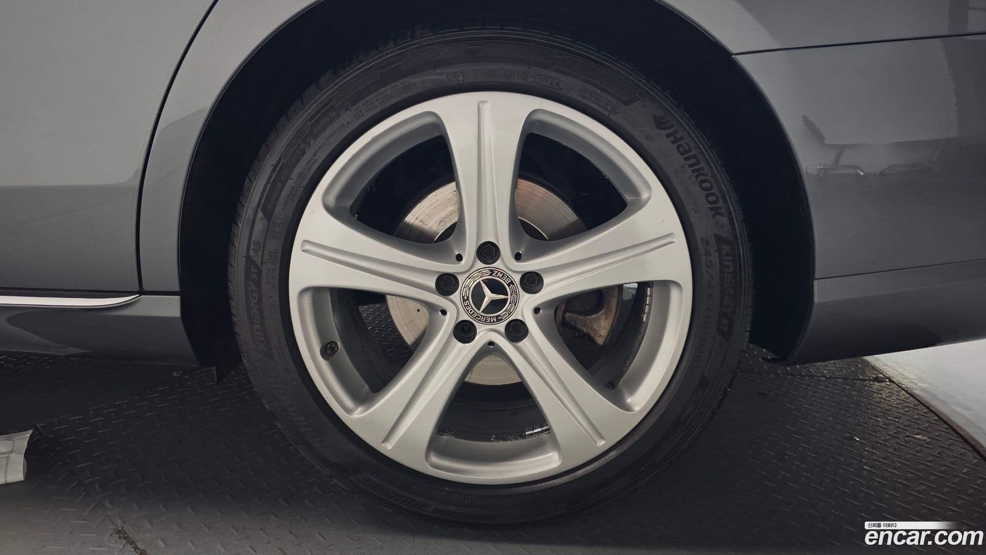 Main__Slider__Photo:E-Class Mercedes-Benz 2018.4-21