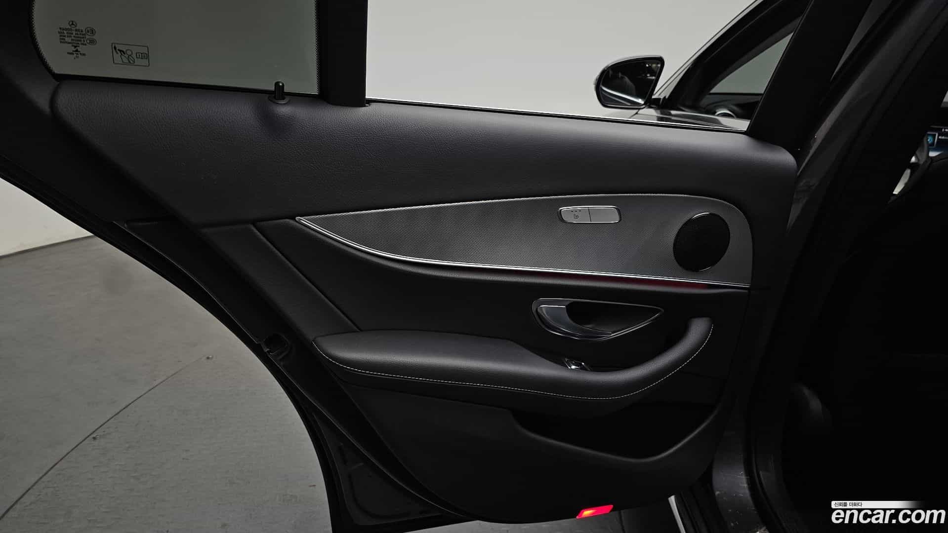 E-Class Mercedes-Benz 2018.4-INNER-035