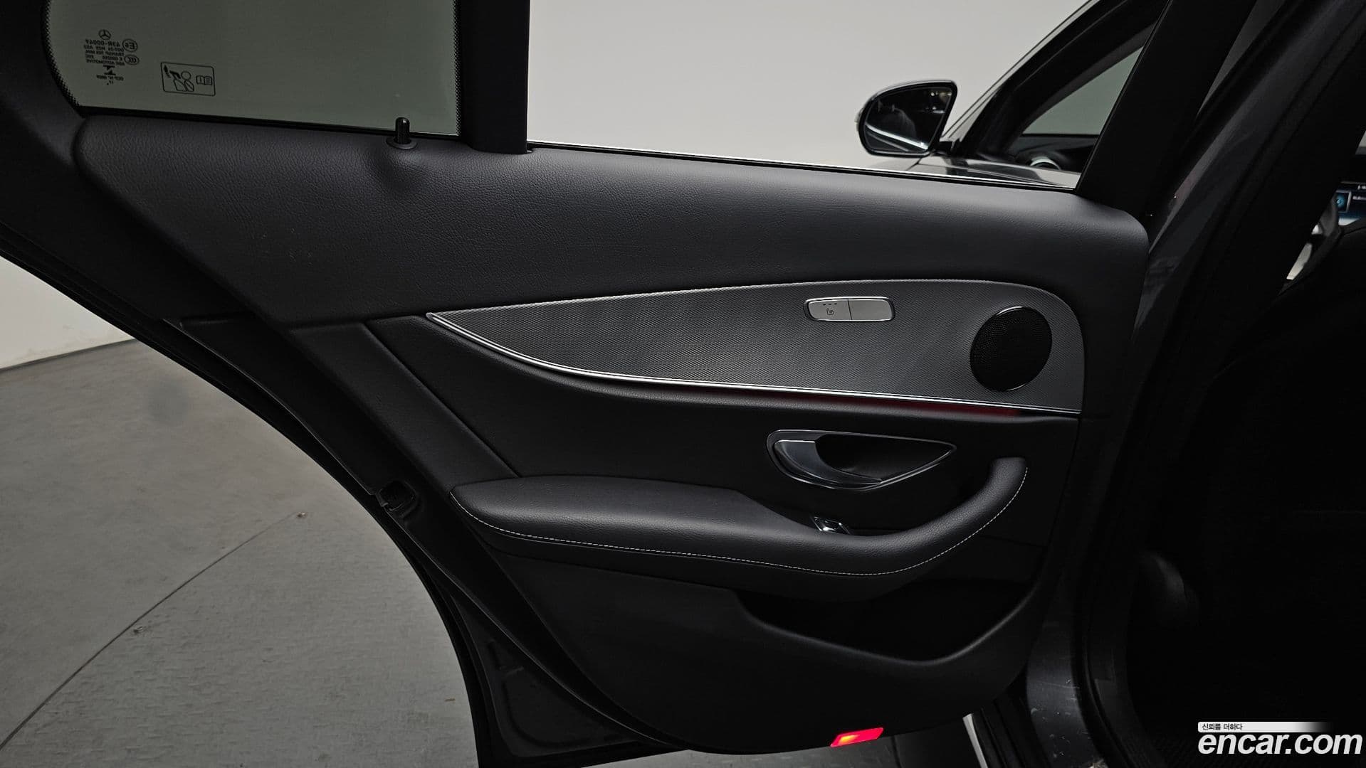Main__Slider__Photo:E-Class Mercedes-Benz 2018.4-25