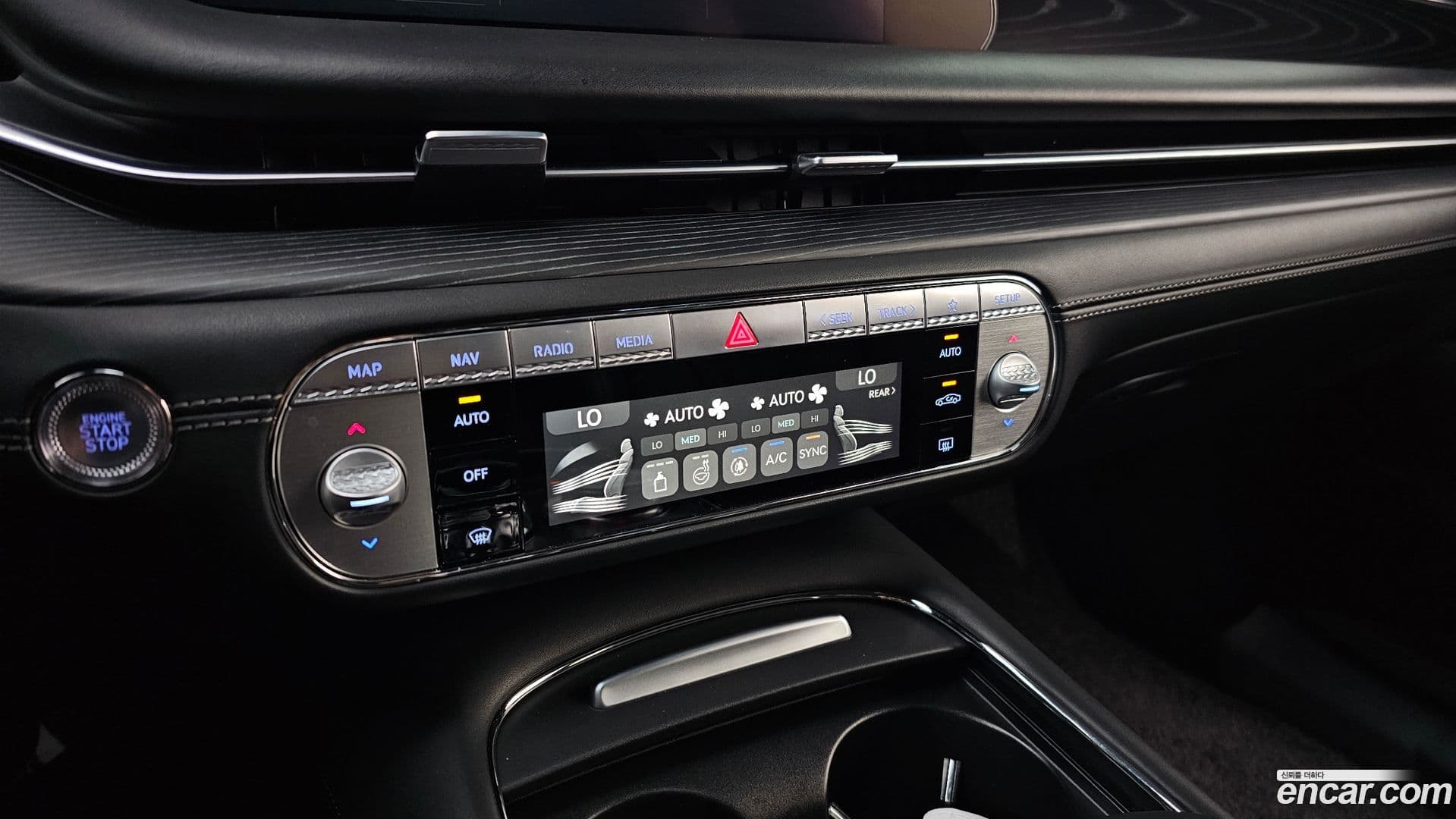 Main__Slider__Photo:G90 Genesis 2023.0-17