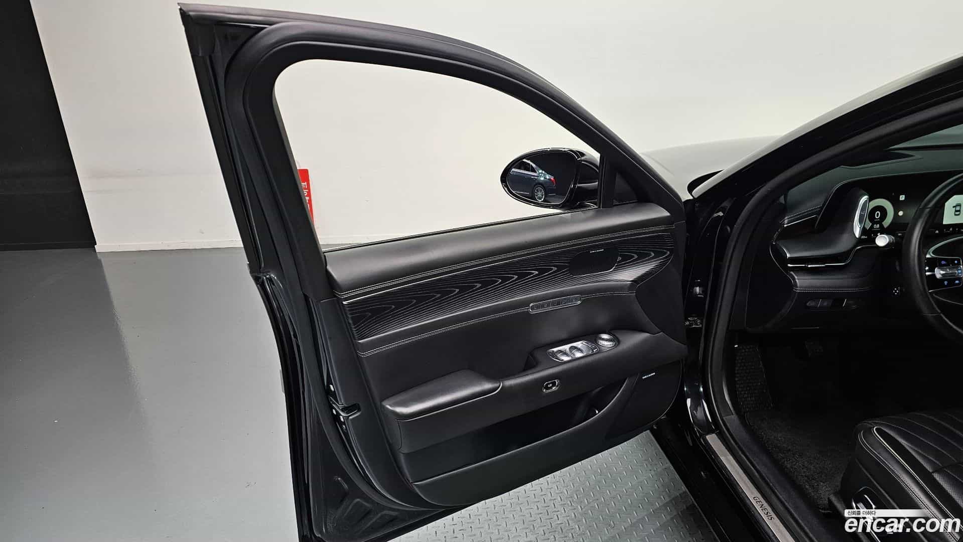 G90 Genesis 2023.0-INNER-034