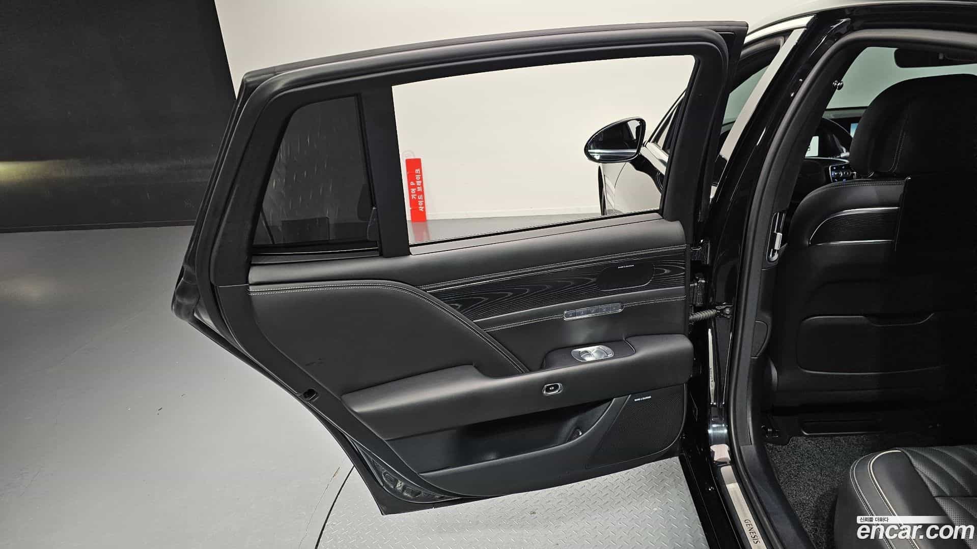 G90 Genesis 2023.0-INNER-035