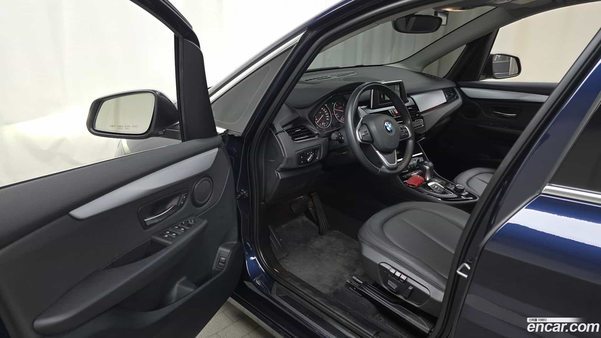 2-Series BMW 2018.1-INNER-010