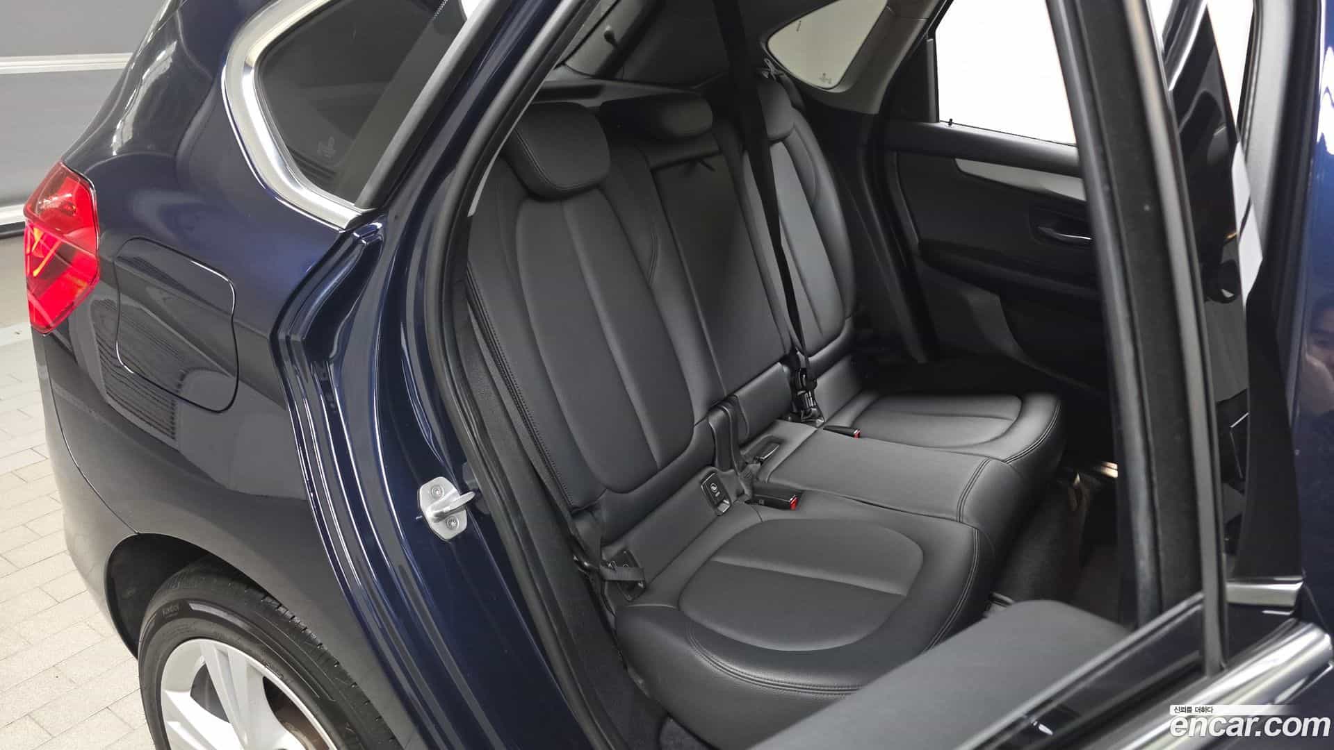 2-Series BMW 2018.1-INNER-036