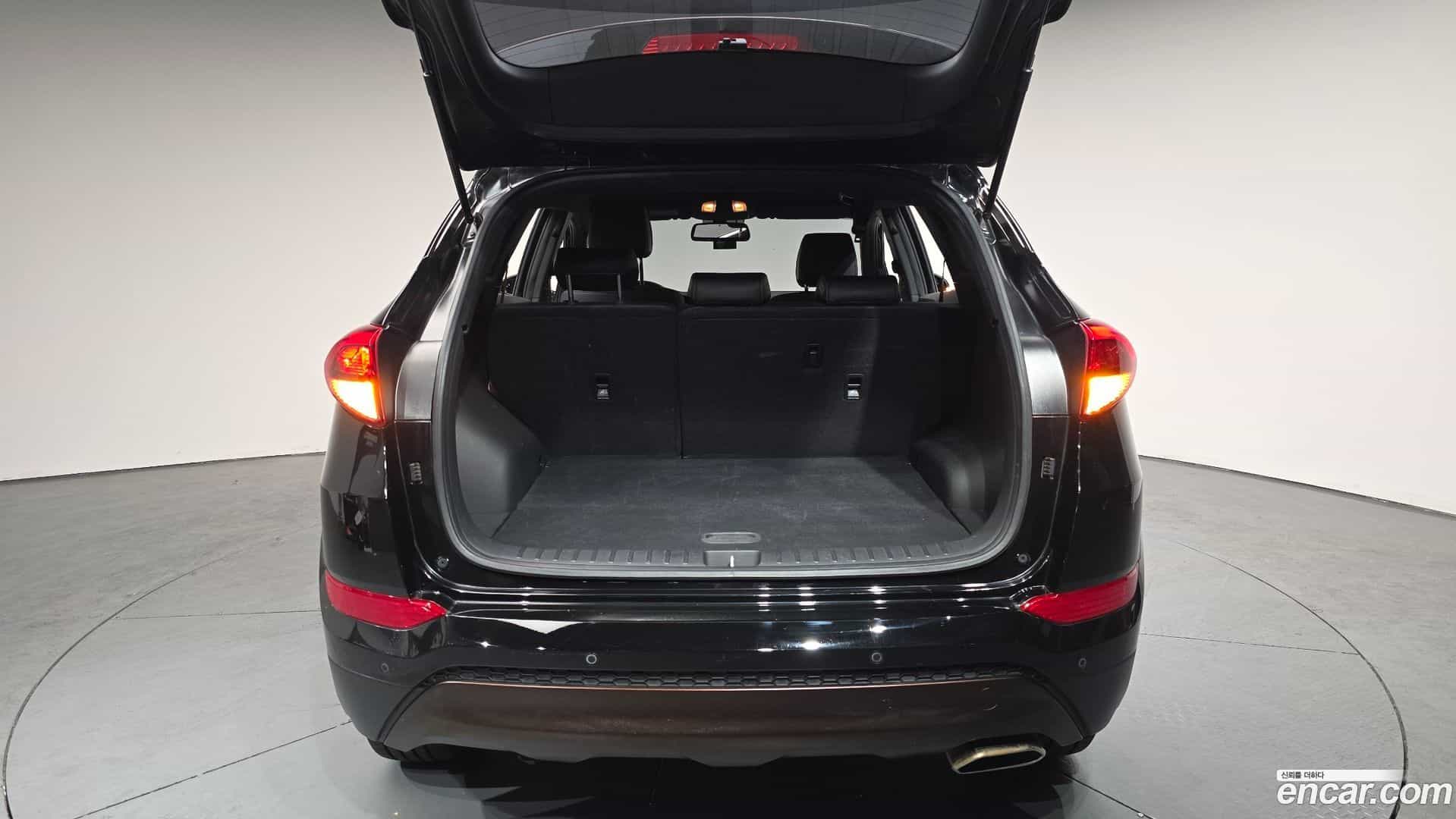 Tucson Hyundai 2017.6-OPTION-024