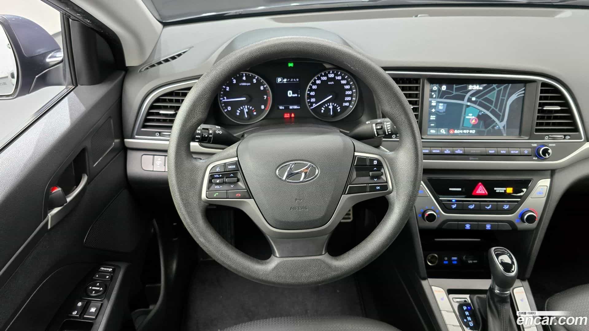 AVANTE Hyundai 2018.7-OPTION-017