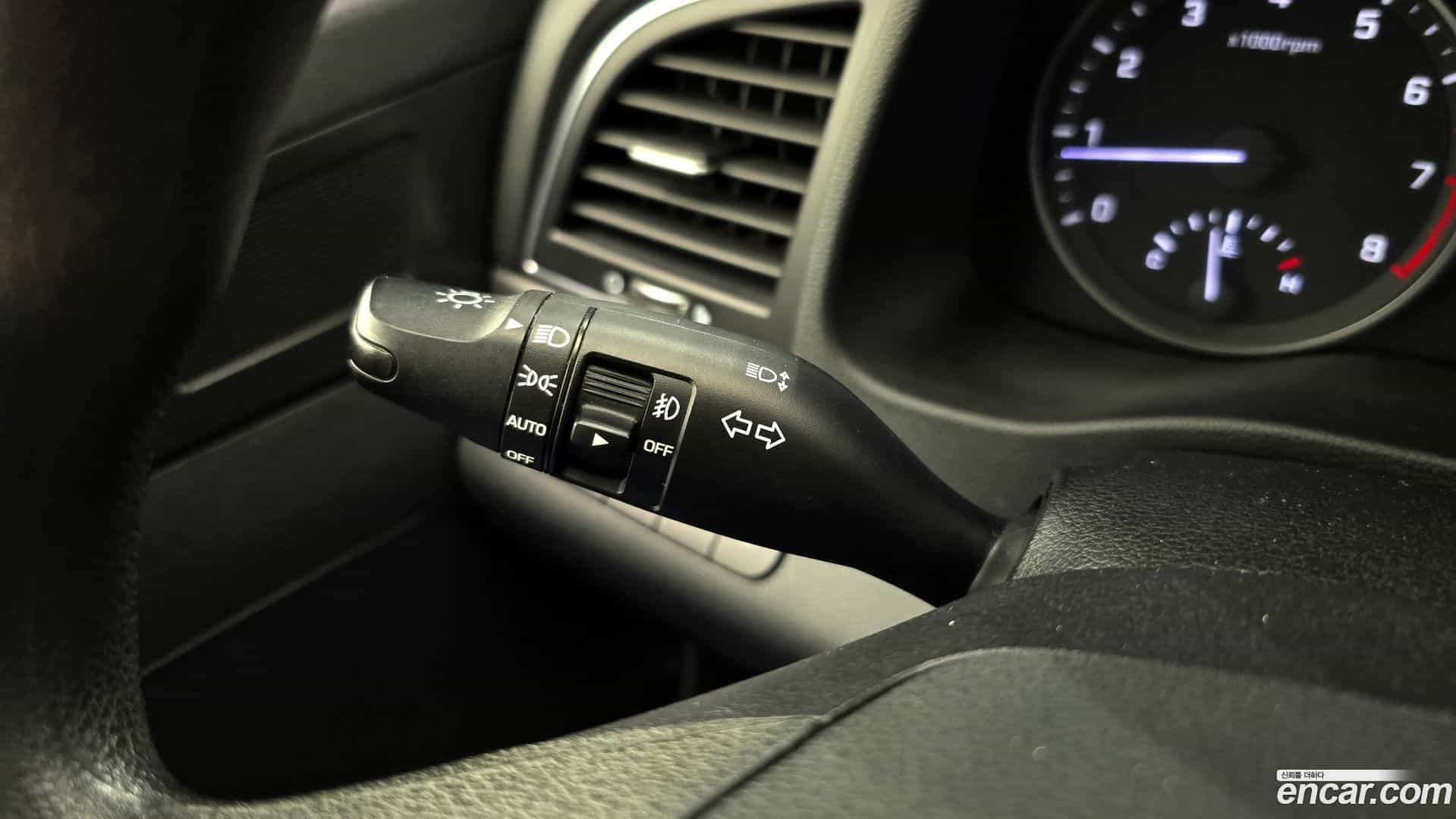 AVANTE Hyundai 2018.7-OPTION-020