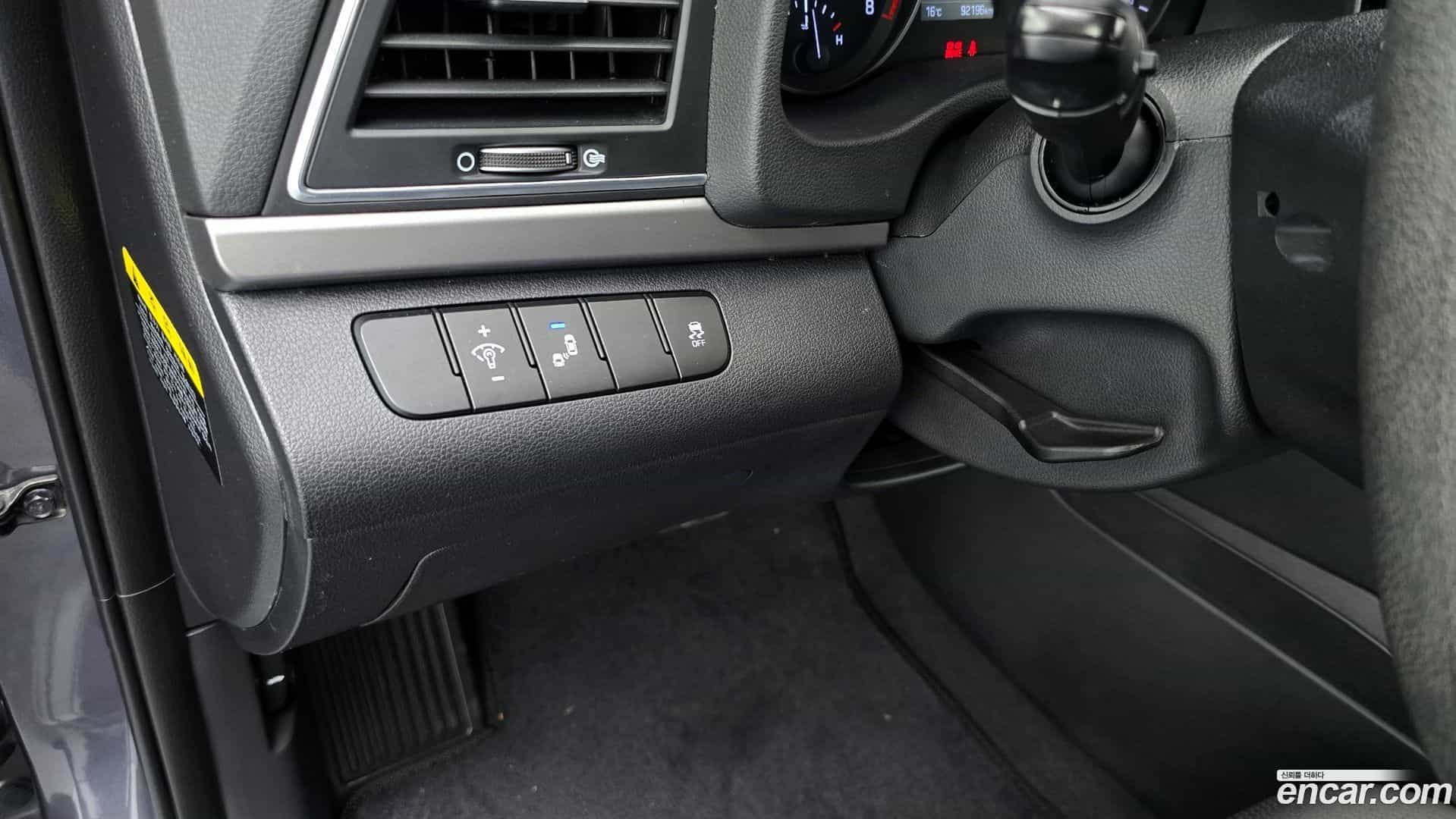 AVANTE Hyundai 2018.7-OPTION-021